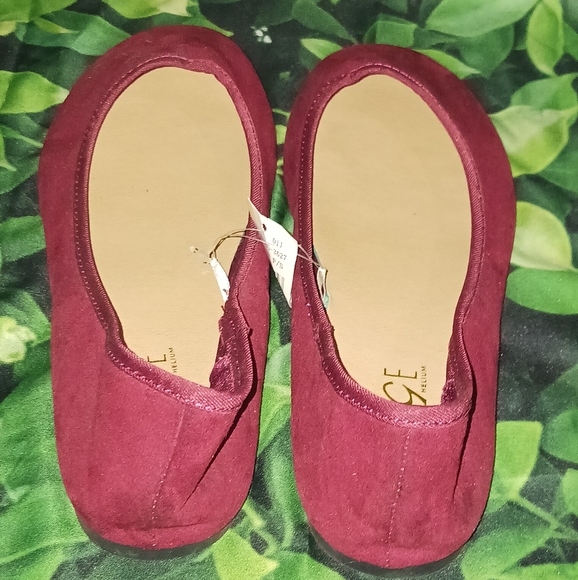 Rouge Helium Flats Burgundy Color Size 9 (39) - Picture 2 of 3
